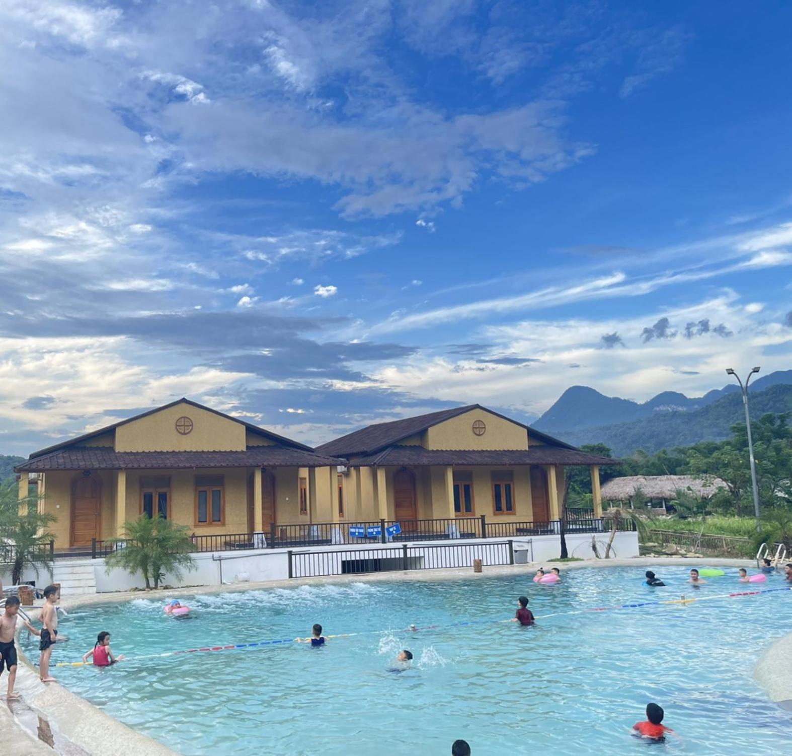Sky Bay Lodge Ha Giang Extérieur photo